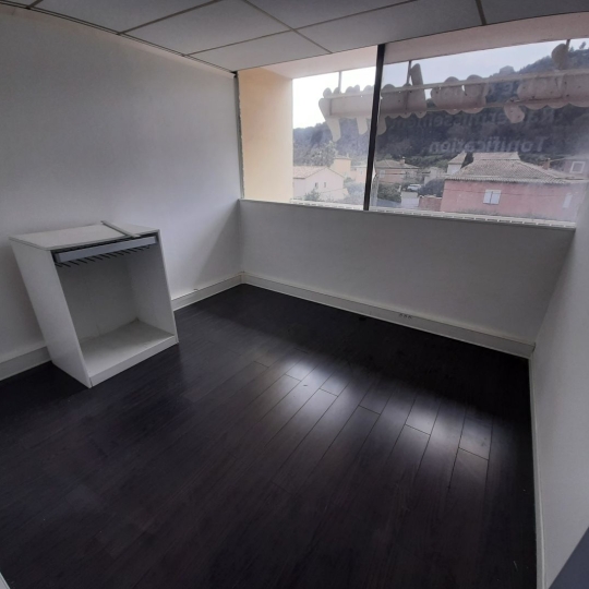  KAZA IMMOBILIER : Local / Bureau | SIX-FOURS-LES-PLAGES (83140) | 113 m2 | 345 000 € 