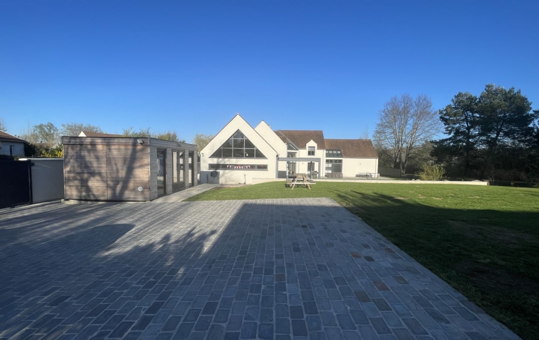 KAZA IMMOBILIER : Maison / Villa | CELY (77930) | 350 m2 | 899 900 € 