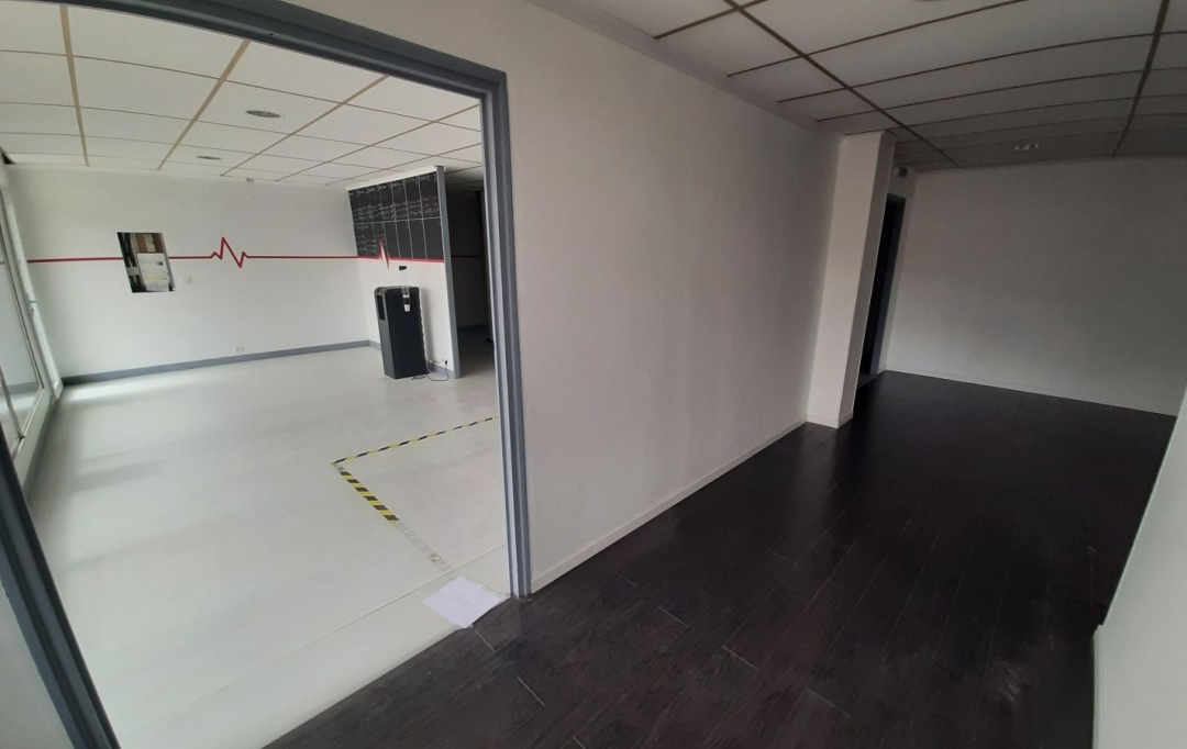 KAZA IMMOBILIER : Local / Bureau | SIX-FOURS-LES-PLAGES (83140) | 113 m2 | 345 000 € 