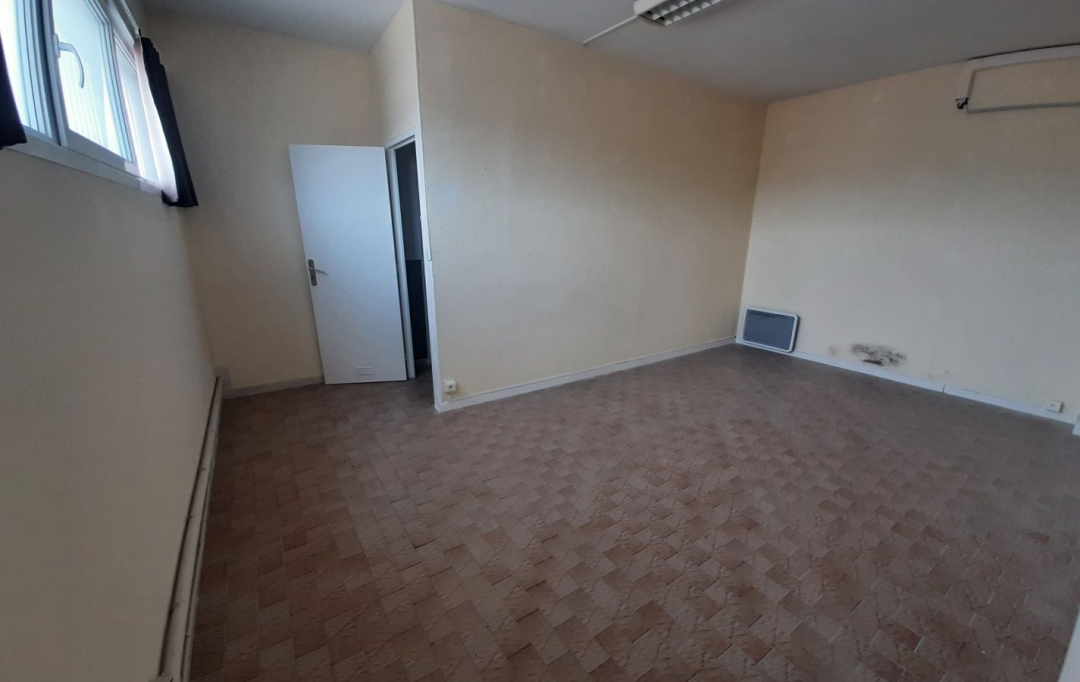 KAZA IMMOBILIER : Office | SIX-FOURS-LES-PLAGES (83140) | 155 m2 | 465 000 € 