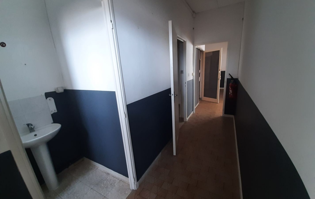 KAZA IMMOBILIER : Office | SIX-FOURS-LES-PLAGES (83140) | 155 m2 | 465 000 € 