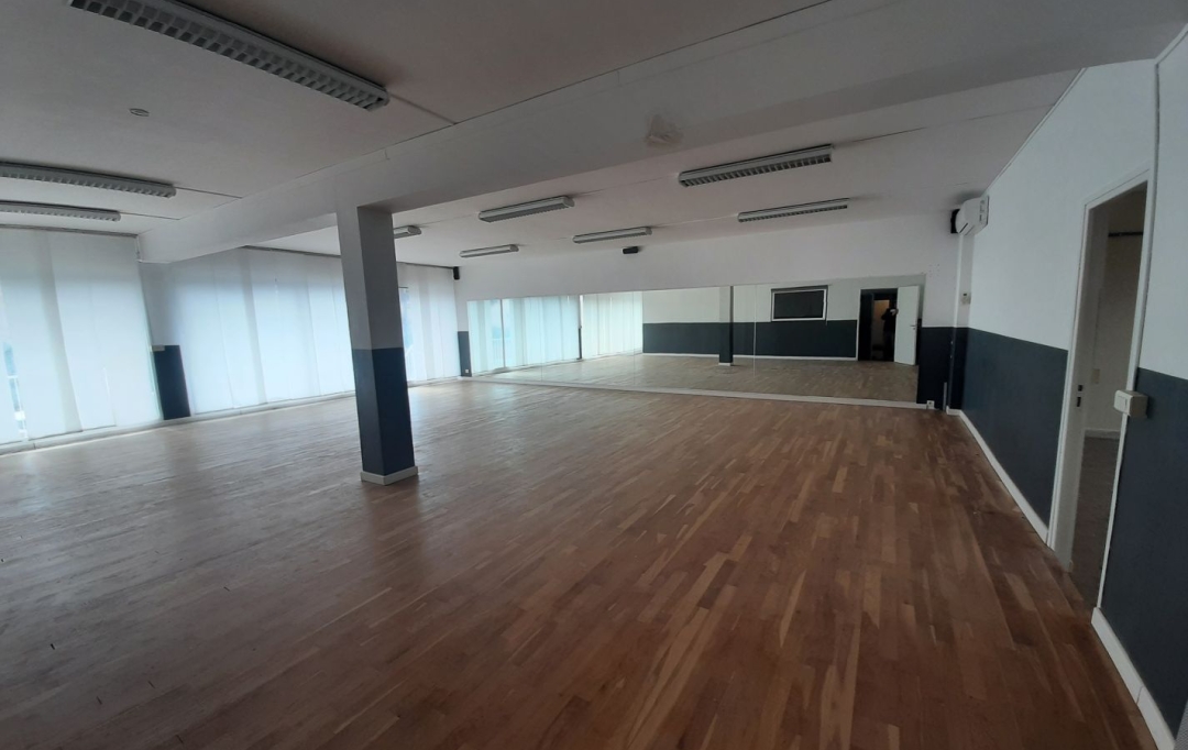 KAZA IMMOBILIER : Office | SIX-FOURS-LES-PLAGES (83140) | 155 m2 | 465 000 € 