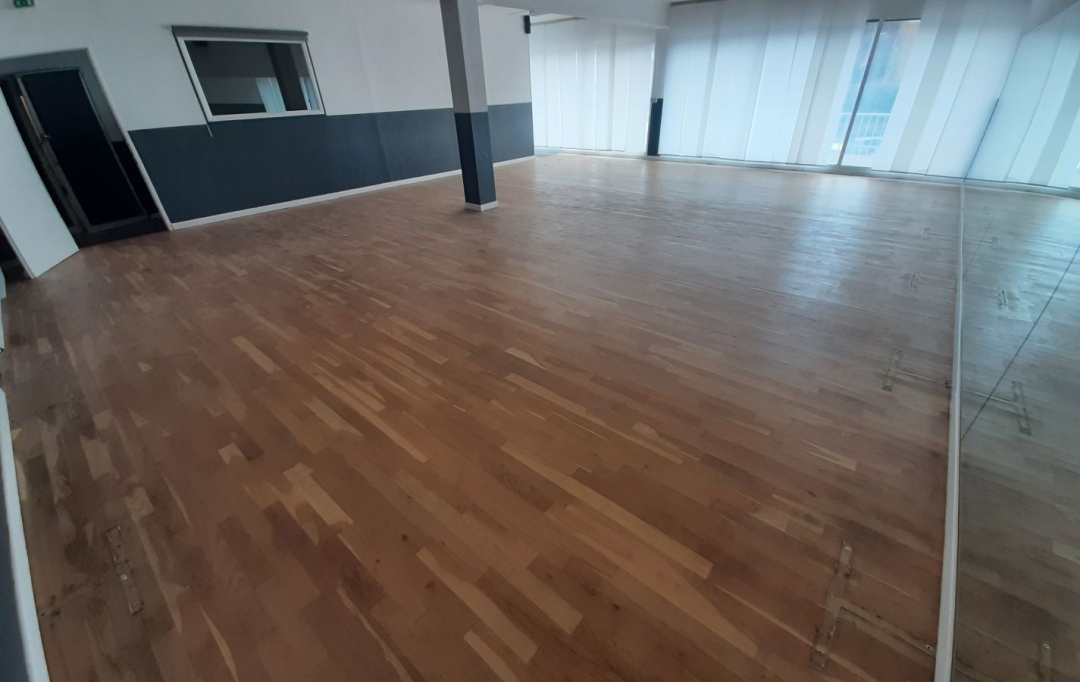 KAZA IMMOBILIER : Office | SIX-FOURS-LES-PLAGES (83140) | 155 m2 | 465 000 € 
