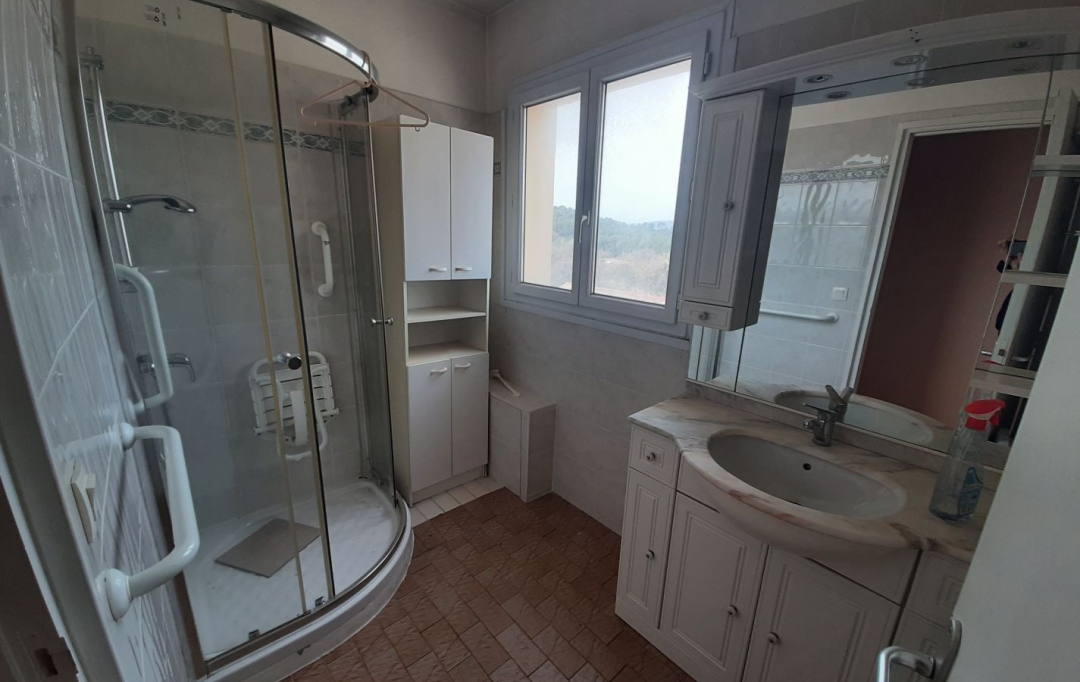 KAZA IMMOBILIER : Appartement | SIX-FOURS-LES-PLAGES (83140) | 65 m2 | 230 000 € 